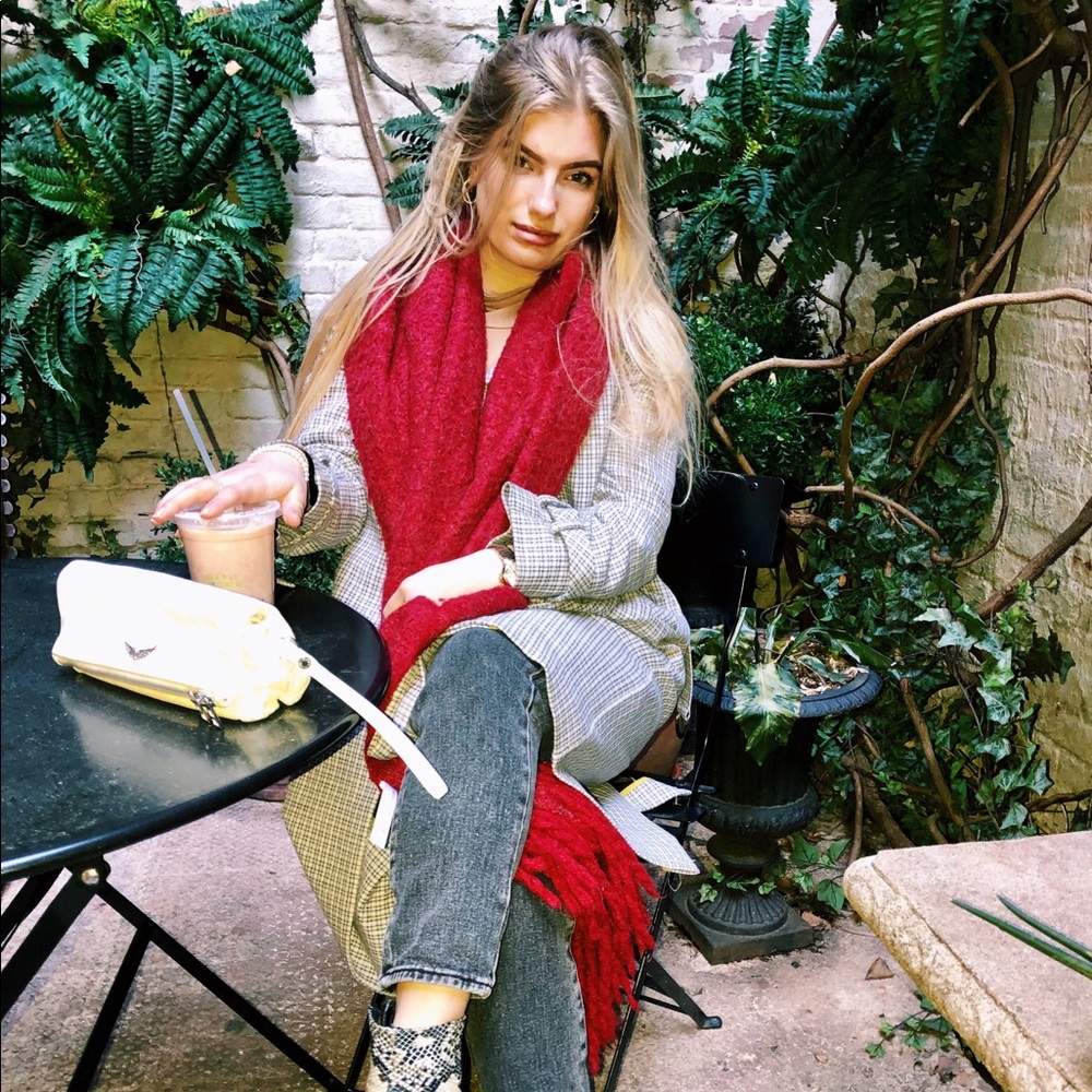 Meet your Posher, Paige